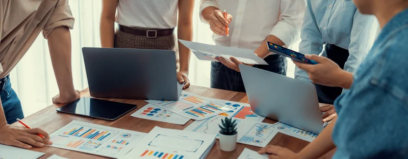 Business team discussing SEO strategy for refurbished hardware e-commerce